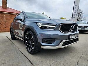 Volvo  XZ MY18 D4 AWD Momentum